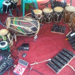 1. Cidro 2 Jaipongan versi Niru sampel dari yep yamaha music sampling group