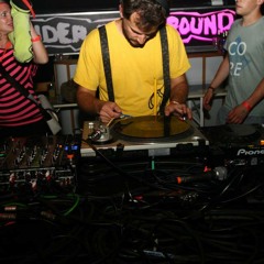 Syntax Error  on the decks Nachttanzdemo Aftershow at MuK