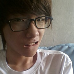 试唱《预感》来享受胖虎的歌声(咬字不清+杂音+key太高拉不上+我的声音尼玛的奇怪啊  p/ss: 音乐最好听 at Taman DesaRia