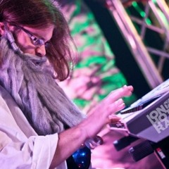 Robosapien - "Daisy" (PURPLE TEETH remix)