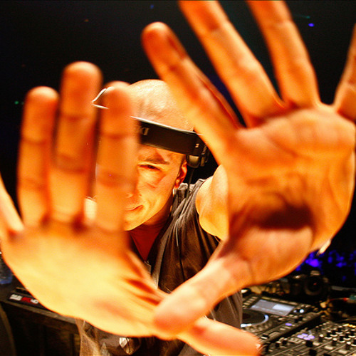 Headhunterz - Live At Qlimax 2011 [HQ]