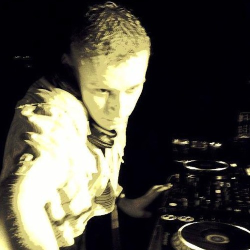 Robie Adriano - Countdown(Original Mix)
