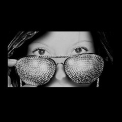 She´s  Electra ( Original Mix )