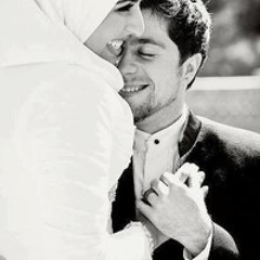 أعـــاهد الله ~~من زوج لـــزوجتــهـ <3