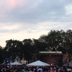 Salt N Pepa perform "Shoop" on the NhvGreen