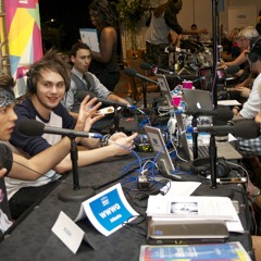 5 Seconds Of Summer Talks Girls, Crying At Concerts...And Get Stumped By Kristin