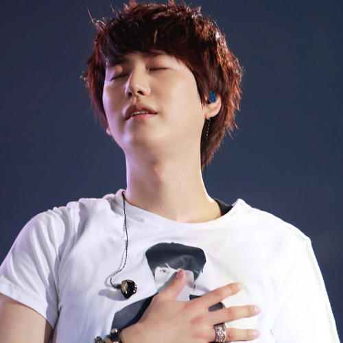 규현 (Kyuhyun) - 奏 (Kanade) (Super Junior World Tour "Super Show 4")