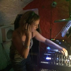Rachael E.C Ft. MC Outbreak Wikked Wednesday Mash Up live on 2bad4ya 30/07/2014