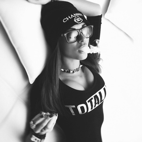 Фото на аву телки Stream FUMARME UN BLOND- DJ NEIYEL (L - GANTIKOZ REMIXTER) by DJ NEIYEL (2014-20