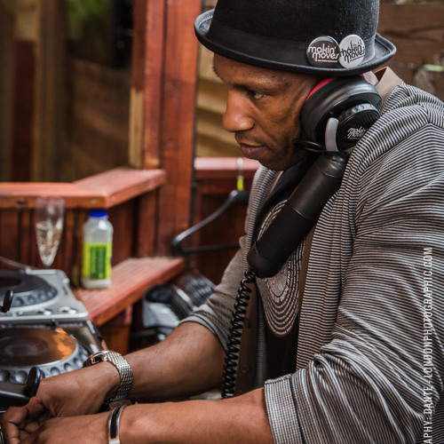 Jamesey Makin' Moves Radio show www.housefm.net - Sat 26th July 2014