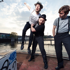 AKA AKA FEAT. THALSTROEM: Live at Tagtraum Festival, Offenburg (2012)