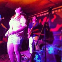 Valerie - Lia Almeida (cover)