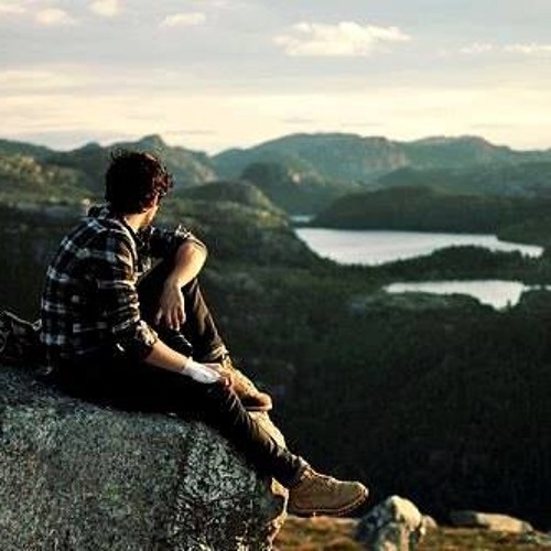 سَأعُودِكْ يوْماً وإنْ طالَ النوىْ ،