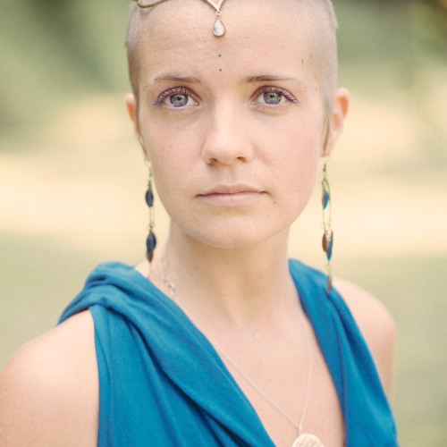 Luna Deva & Tombaba - Om Guru Deva Deva