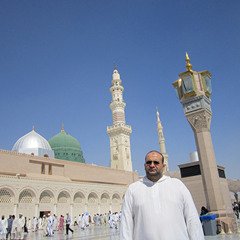 بك استجير ومن يجير سواك