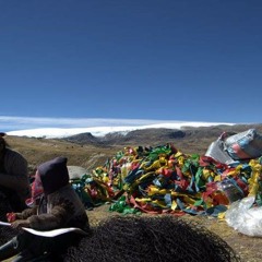 Underwater mono recording in a small water stream (water transporting small rocks)