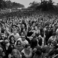 Live 4 the Moment feat. jazzi j & Dj featus