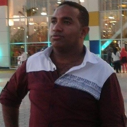 عينى ع اللى فوق كتفه هموم جبلين