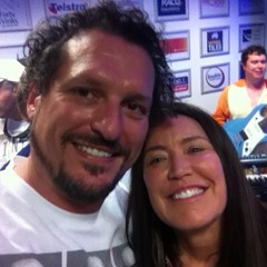 Toni Childs sings I've Got To Go Now Live in the MIX FM Boardroom