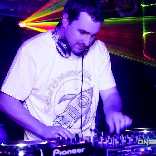 DJ Cotts - Live on Happyhardcore.com 7-AUG-14
