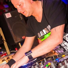 HAZEL LIVE - R.T.I.A Edycja 9 Holidays Club 22 - 02 - 2014