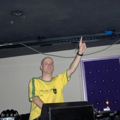 LIVE @ DE BARON 2000 PART 1