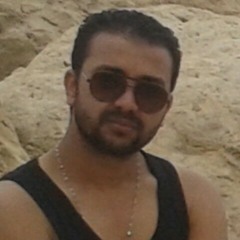يا تري يا وحشني بتفكر فى مين