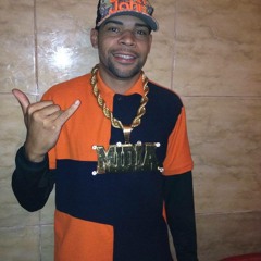 Mc Á Midia -a Midia Quer Saber Se Tem Piranha Nessa Porra( DJ S DA FMI)