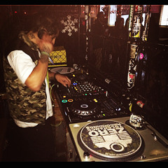 Funky Fitzz at revs 🧡❤️💜