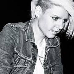 Christina Novelli -  - Concrete Angel (Acoustic Version )