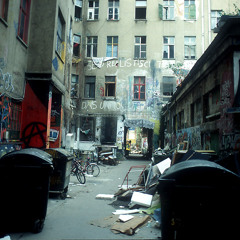 Julian Winstel - HinterHof 17814