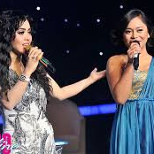 Syahrini feat Lesti D'ACADEMY - Aku Tak Biasa