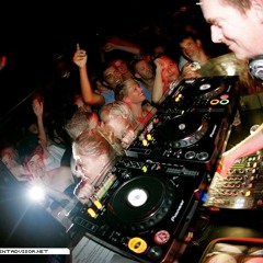 Nick Warren live at home nightclub,Sydney 1999 -part 2  Triple J Mixup