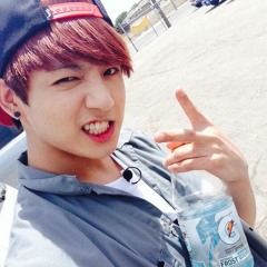 Jungkook singing Jason Derulo's Marry Me