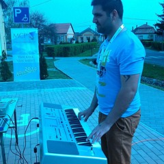 Miskolci Roli - Dzsenifernek és Armandonak roma,cigány zene.