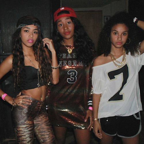 4 Pearls Negras - Moreno Lindo