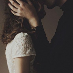 اول حضن لعنيكى _ احمد جمال