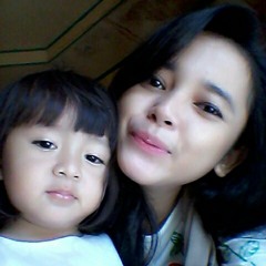 Bikin ketawa aja ni si kucrit :D - with kanaya