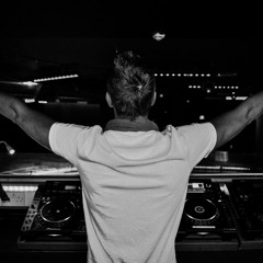 Sam Deanz Live on the Hornblower, Malta, July 2013.