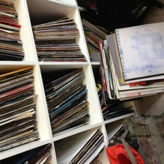 An old mix of mine from over a decade ago, all vinyl.
