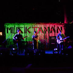 Pasir (@tigapagi cover) live at Taman Ganesha