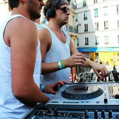 Mix avec Guy Pezaku pour 16 ans Techno parade char Ensta 2014 Paris