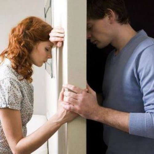 لبت نــــه گـوید و پیداست مـی‌گـوید دلت آری-محمد علی بهمنی-دکلمه رضا پیربادیان