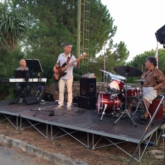 Autumn Leaves (E.Monzani, D.Persi Paoli, C.Cavallini)