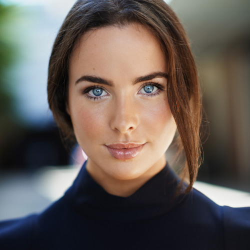 Aussie Actress Ashleigh Brewer Hit The Jackpot