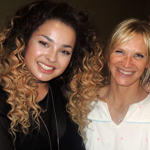 Ella Eyre - Fall Down (BBC Radio 2 Live Session)