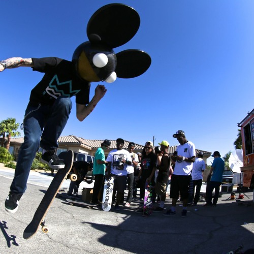 NuBreed - NuFunk  (deadmau5's Cubrik Re-edit)