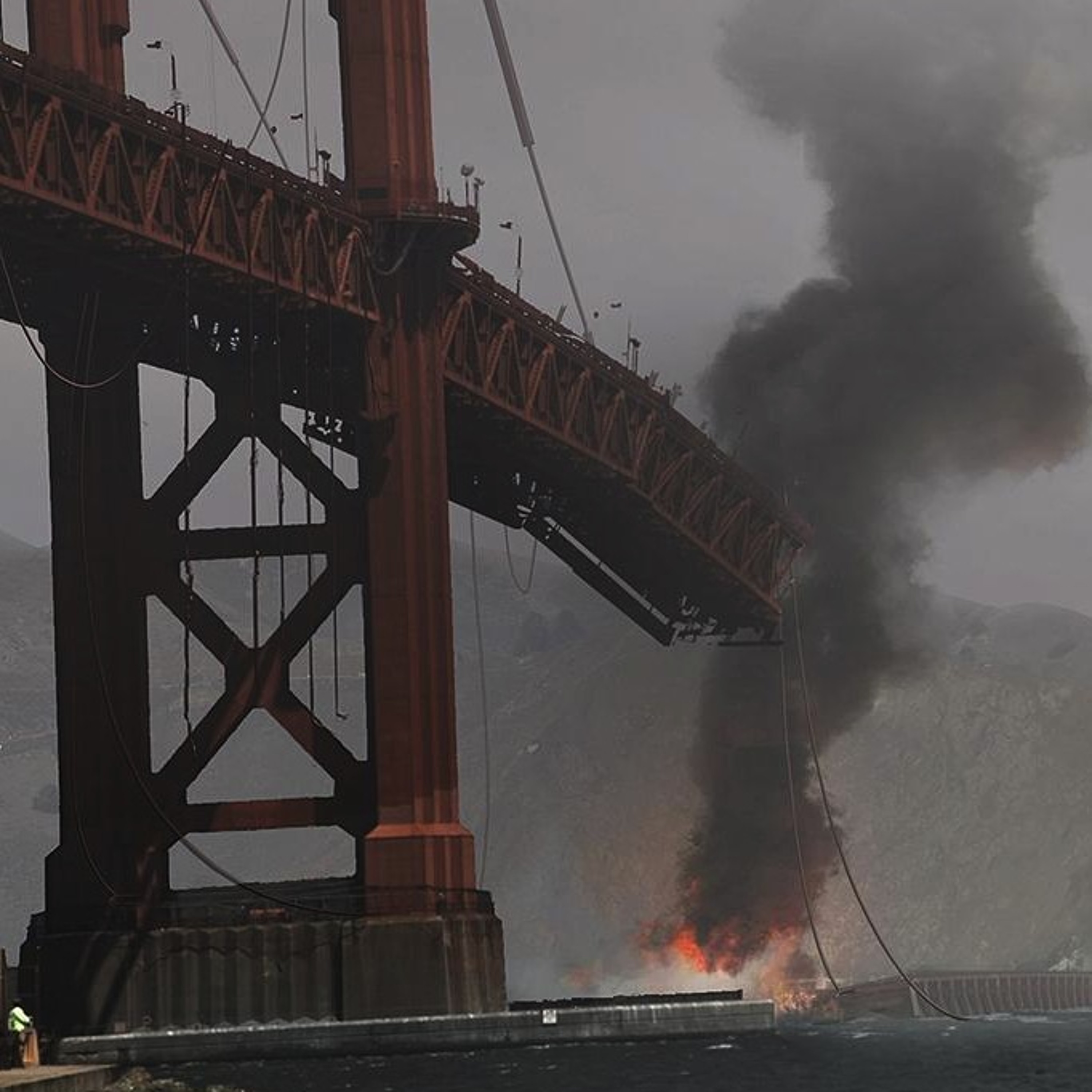 Мост в сша разрушение. Разрушенный мост в Сан Франциско. Мост золотые ворота в Сан-Франциско. Мост золотые ворота разрушенный. Разрушение моста.