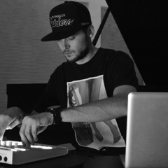 Living in the Past - Prod. THE GARENTEE (preview)