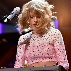 Taylor Swift - Love Story (iHeartRadio Music Festival 2014)